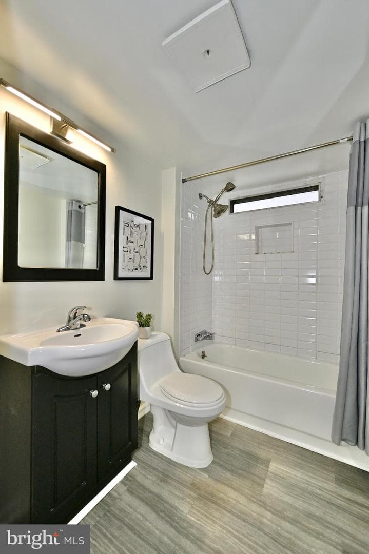 11609 Hourglass Way photo 27