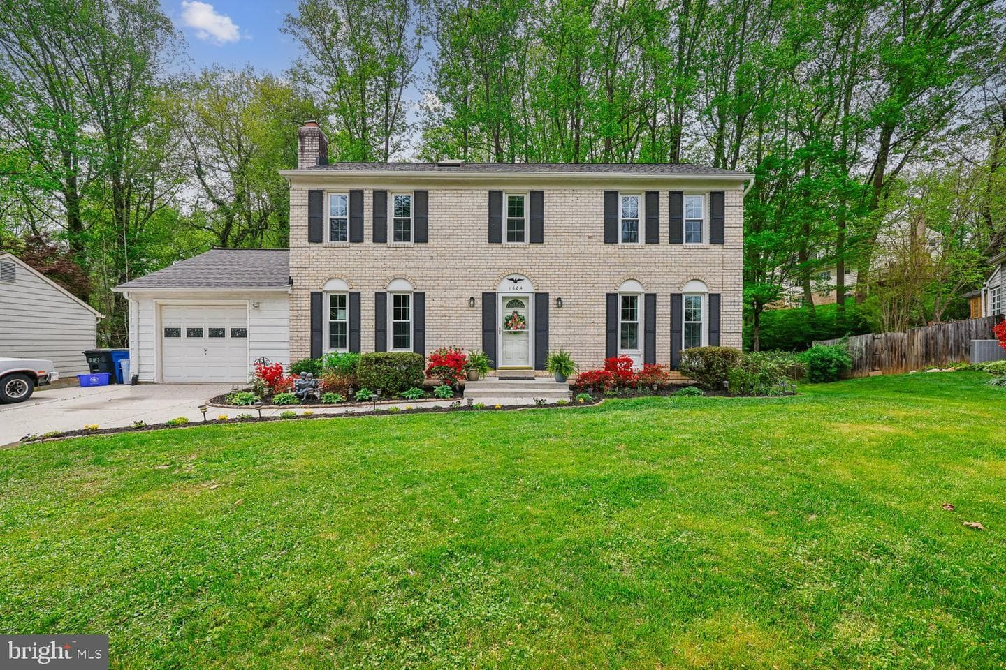 1604 Winding Waye Lane photo 2