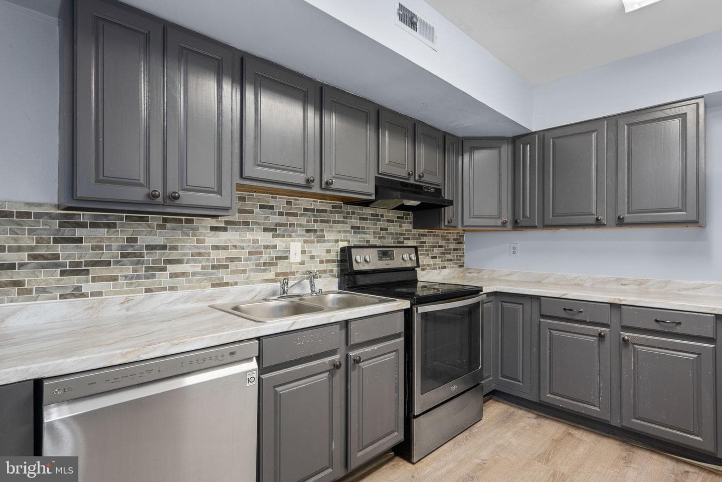 13137 Broadmore Road photo 8