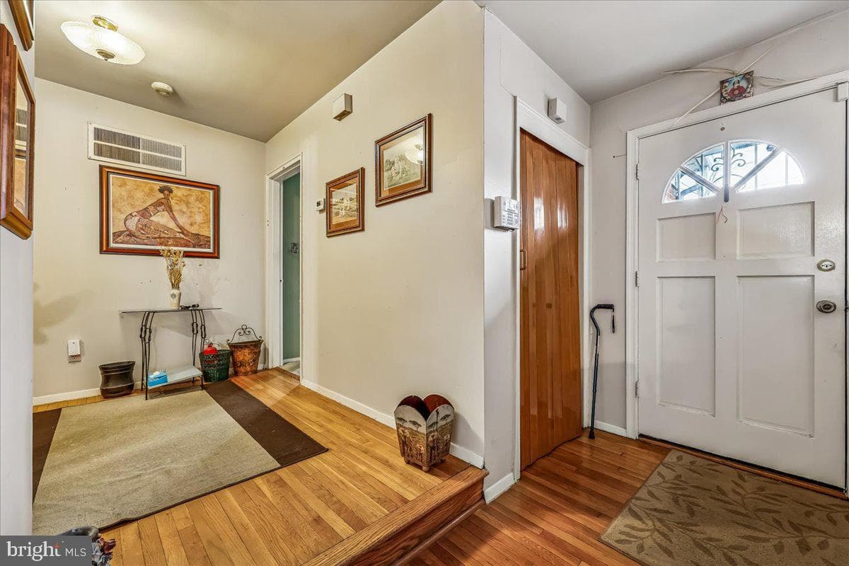 9405 Sierra Street photo 2