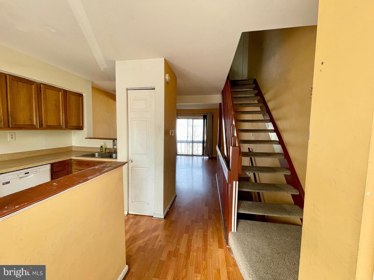 3034 Shepperton Terrace photo 4