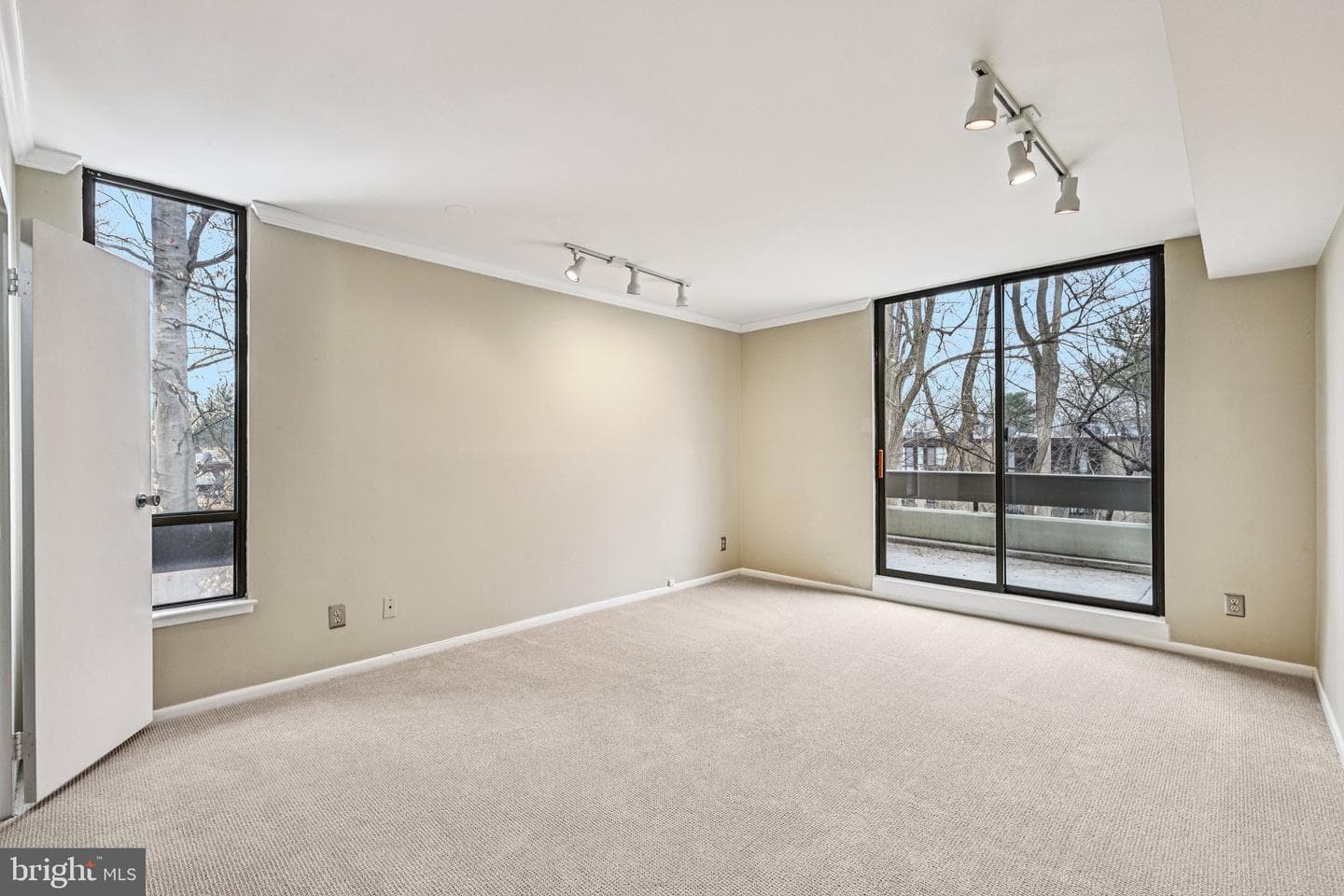 4920 Sentinel Drive #3-106 photo 19