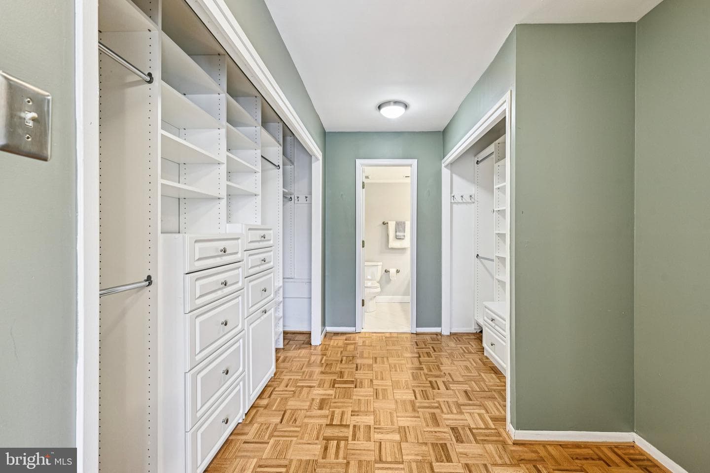 4920 Sentinel Drive #3-106 photo 26