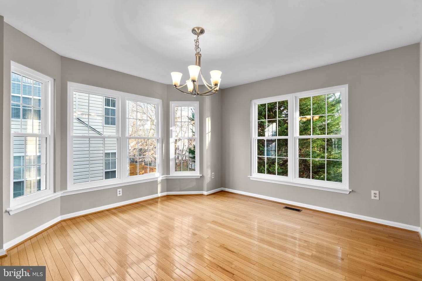 18452 Crownsgate Circle photo 10
