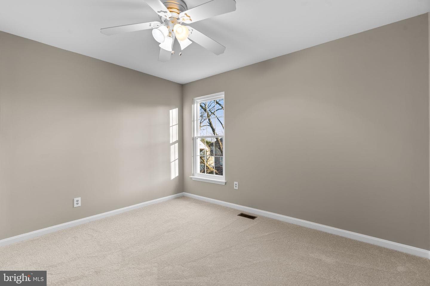 18452 Crownsgate Circle photo 33
