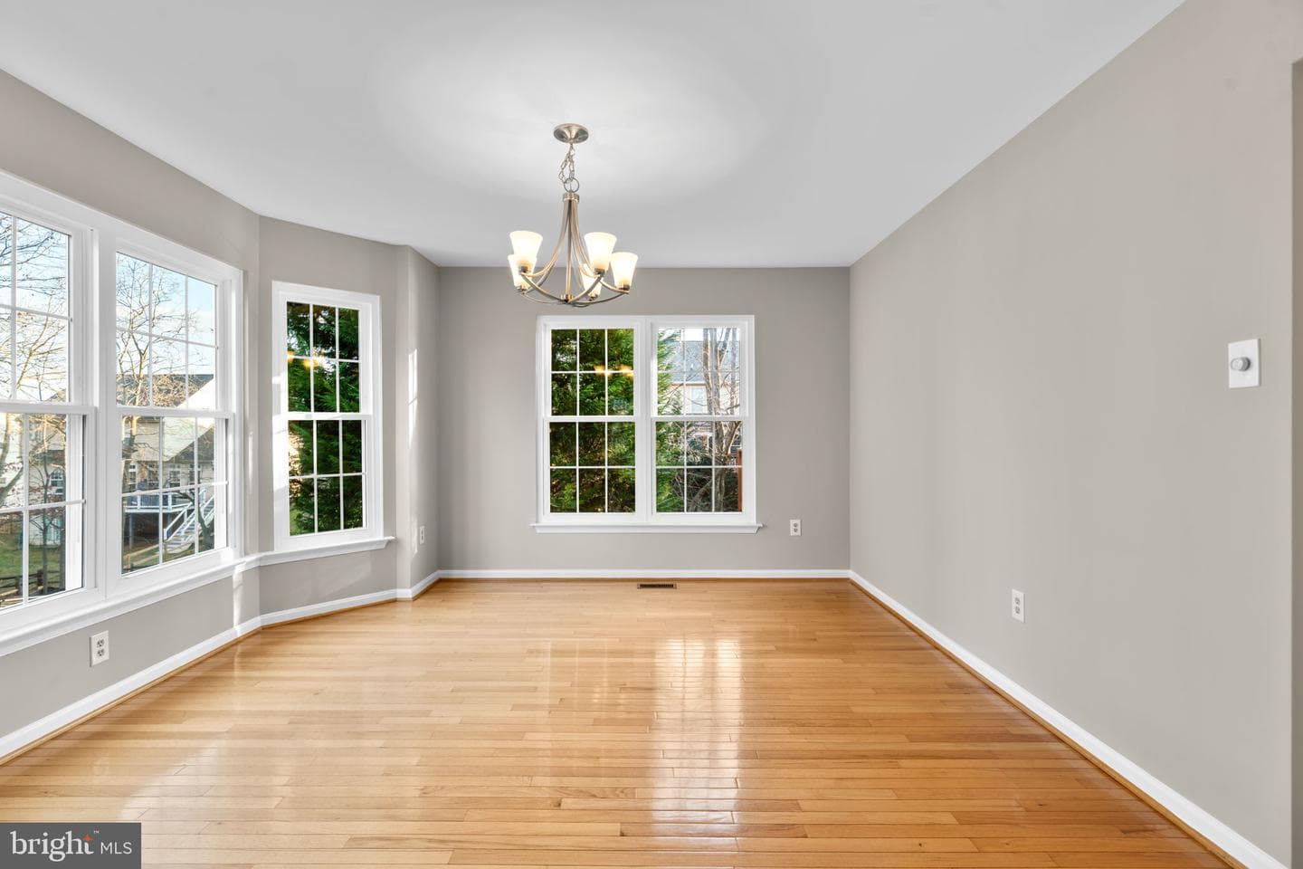 18452 Crownsgate Circle photo 9