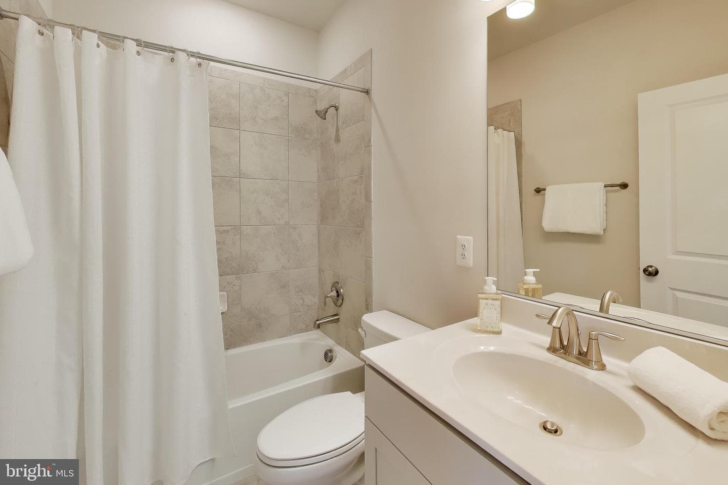 111 Armstrong Place photo 22
