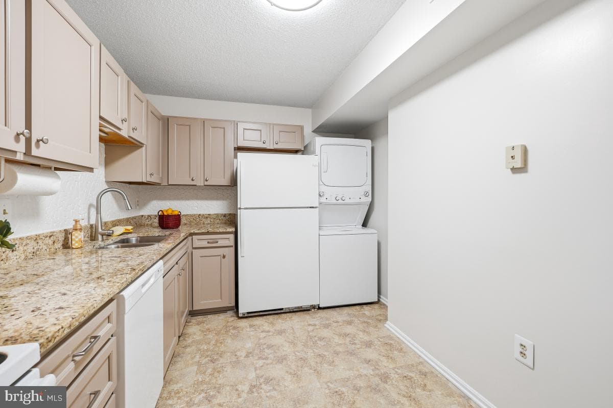 15107 Interlachen Drive #2-215 photo 7
