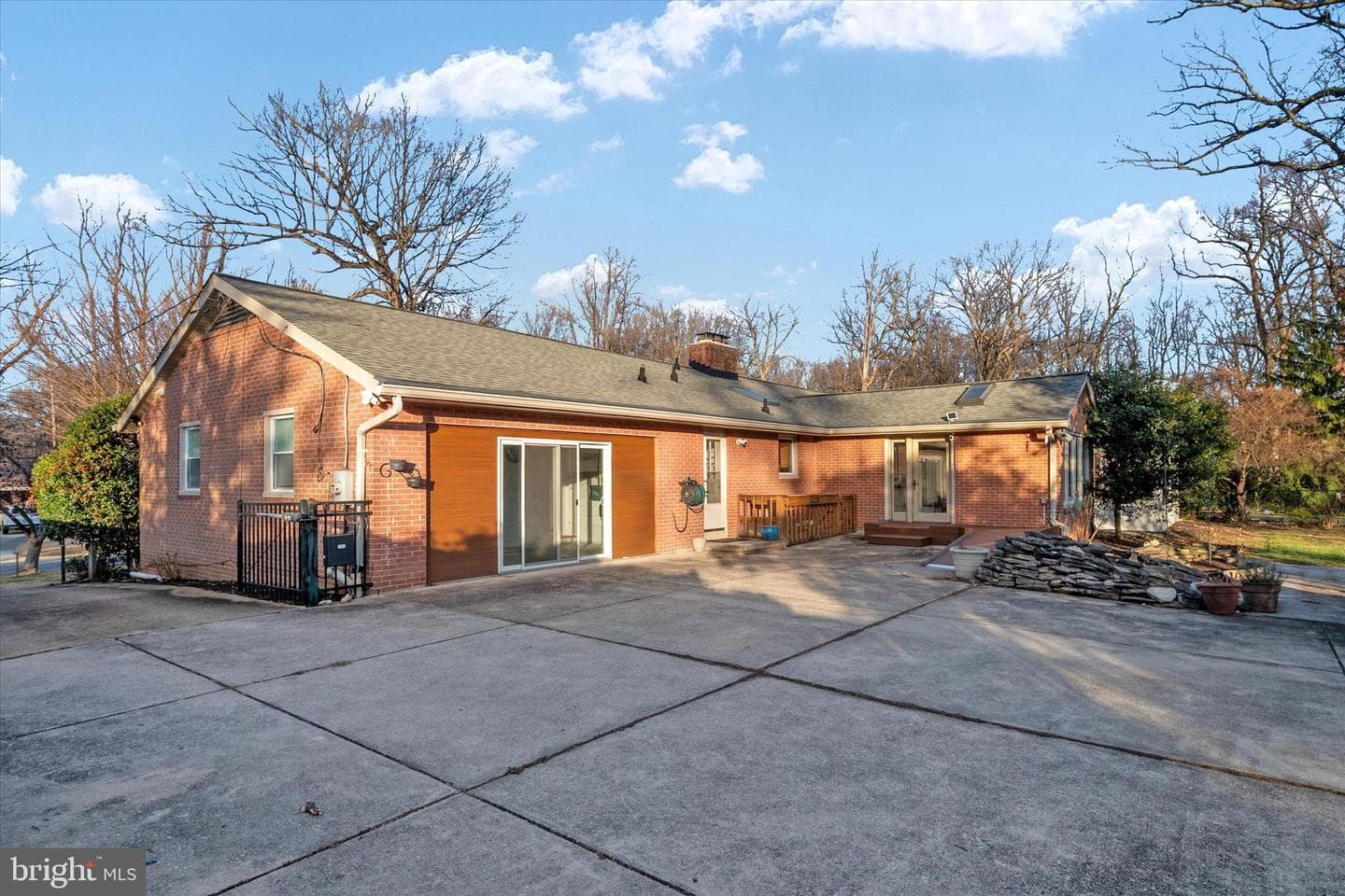 2100 Hermitage Avenue photo 30