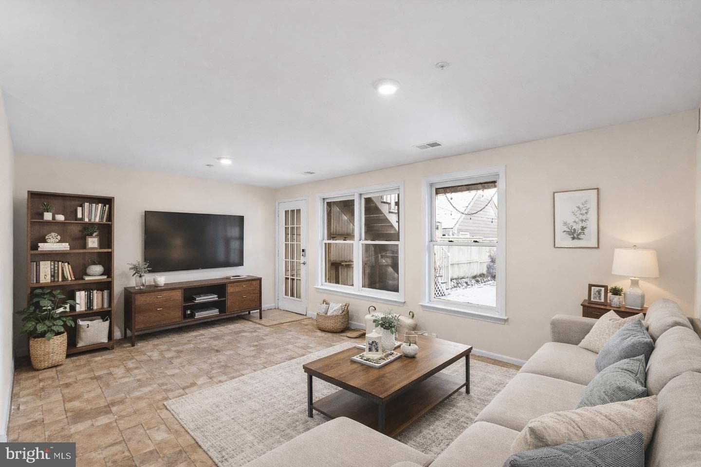 596 Chestertown Street photo 15