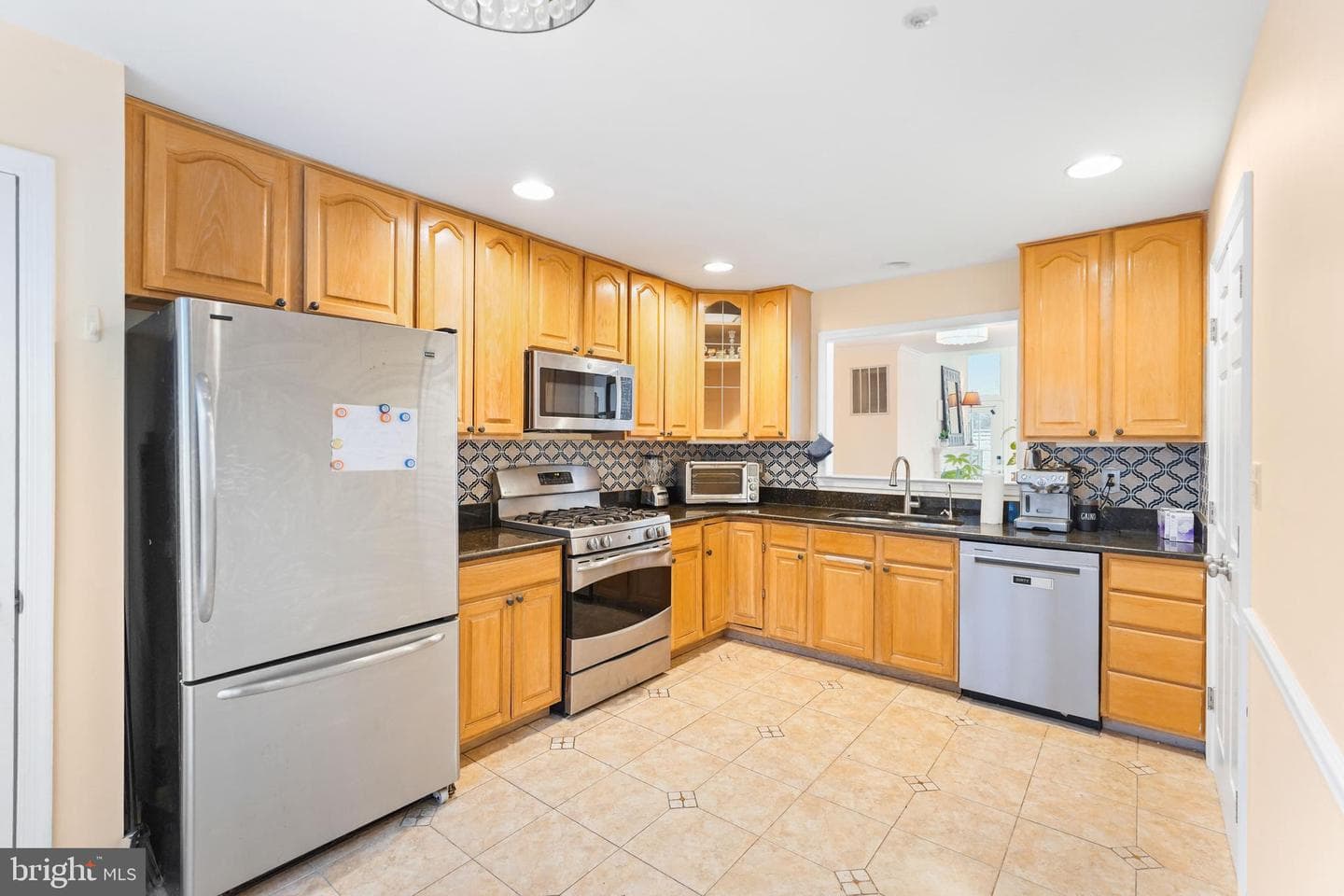 596 Chestertown Street photo 24