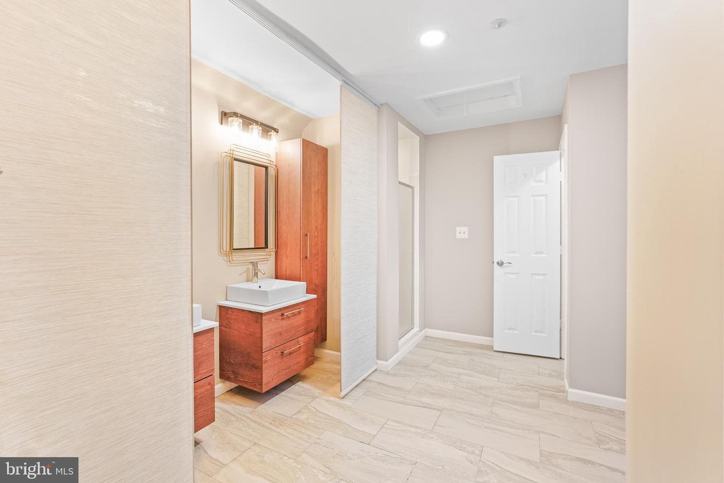 596 Chestertown Street photo 36