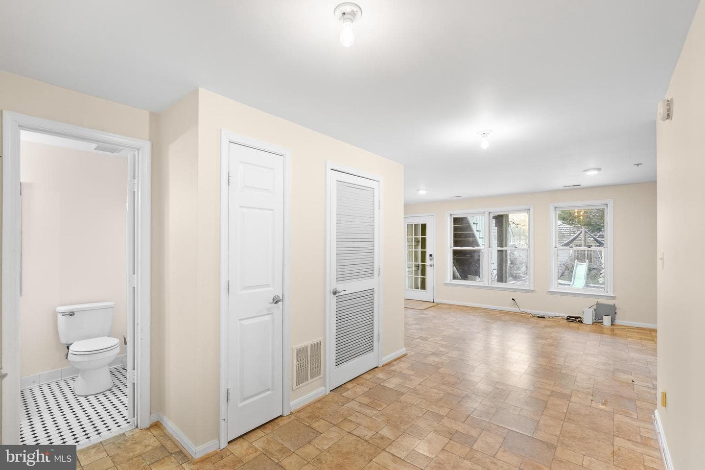 596 Chestertown Street photo 49