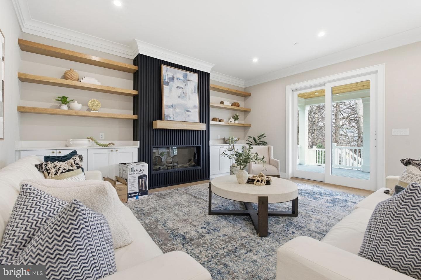 3835 Lawrence Avenue photo 18