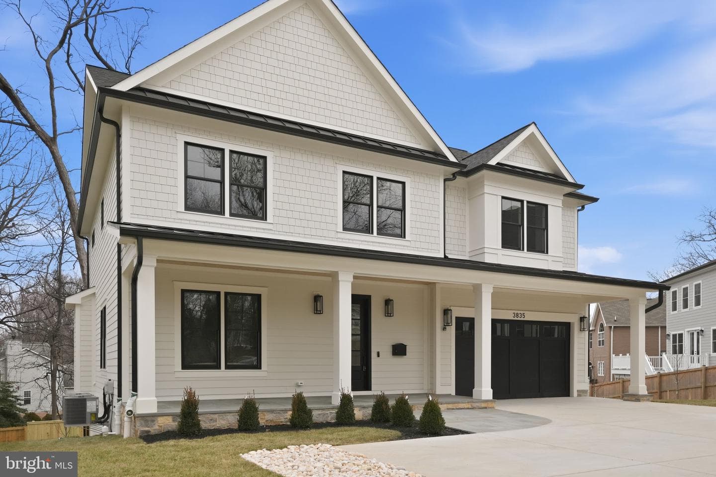 3835 Lawrence Avenue photo 2