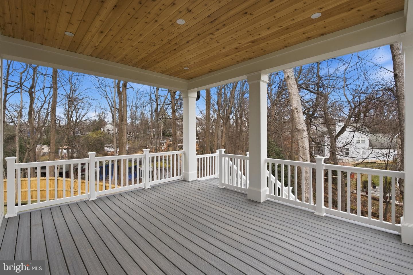 3835 Lawrence Avenue photo 22