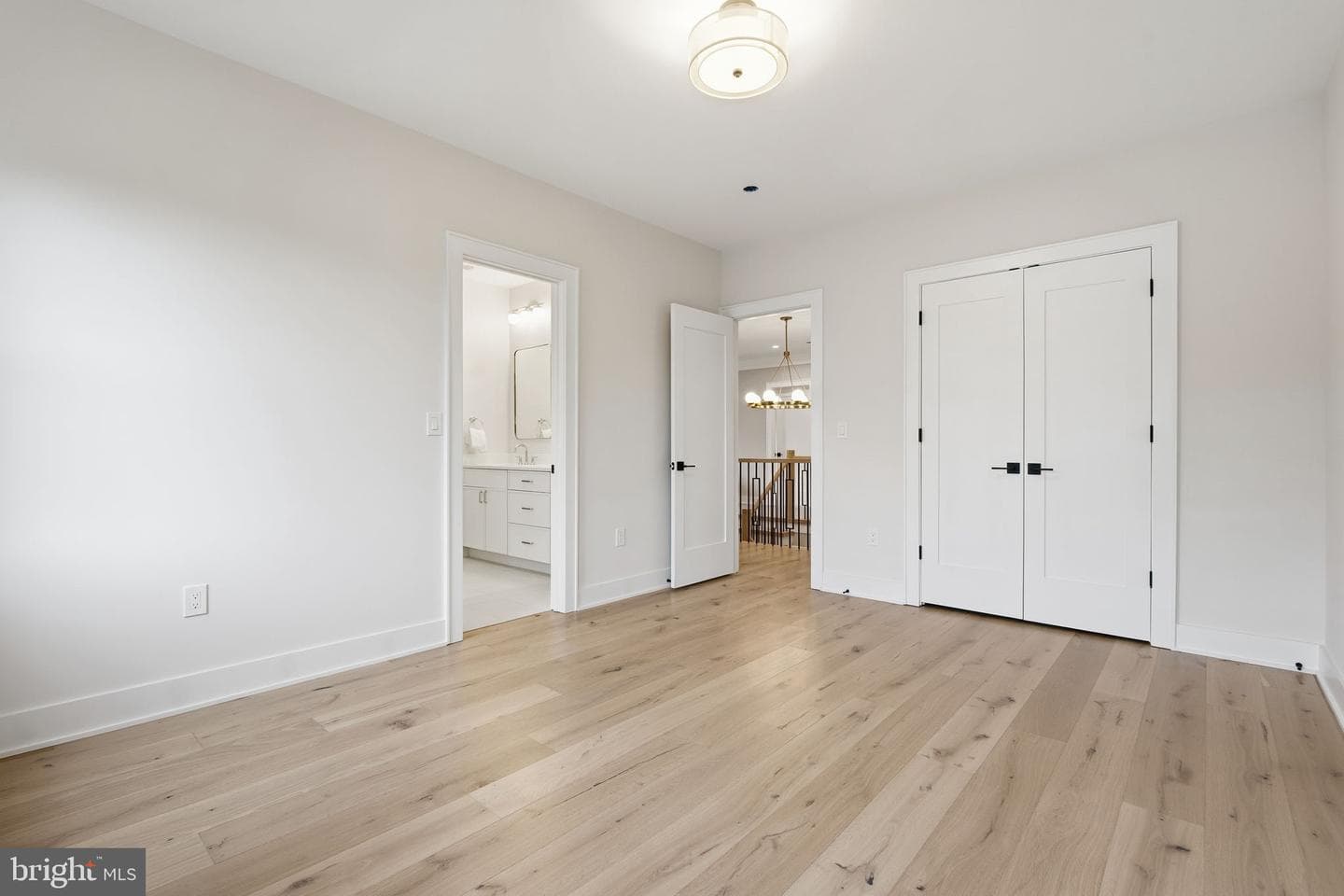 3835 Lawrence Avenue photo 37