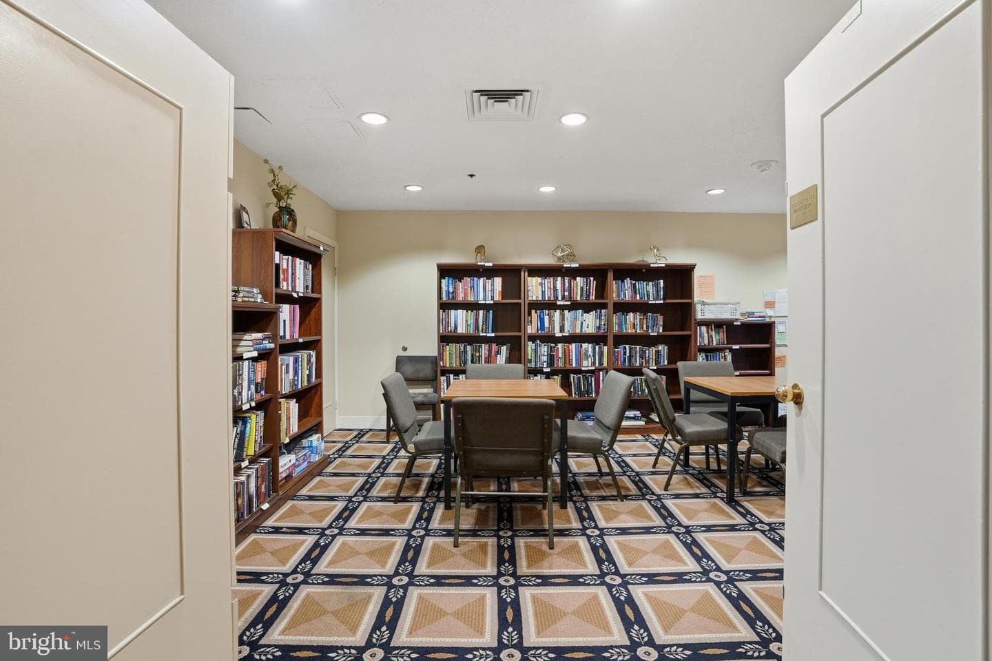 5802 Nicholson Lane #803 photo 33