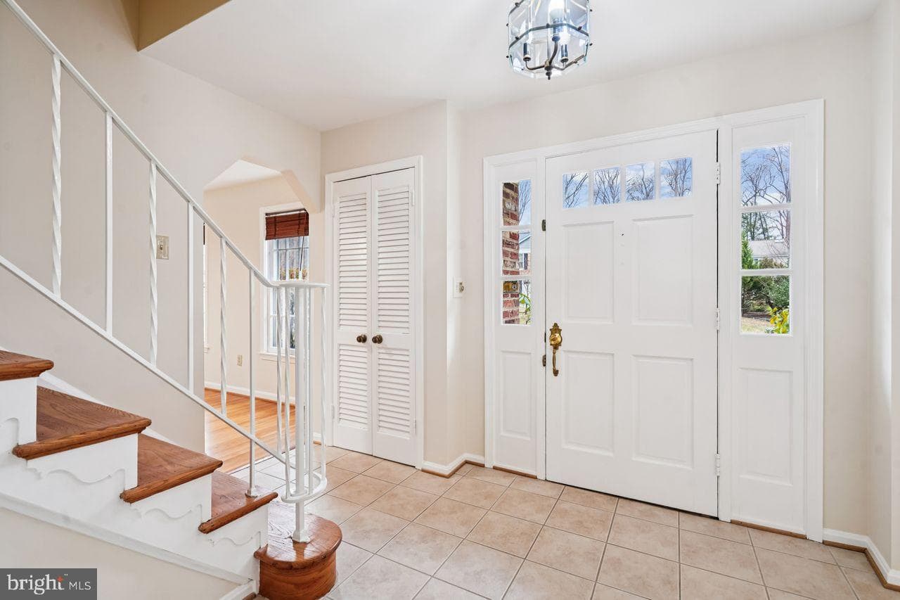 8020 Lakenheath Way photo 3