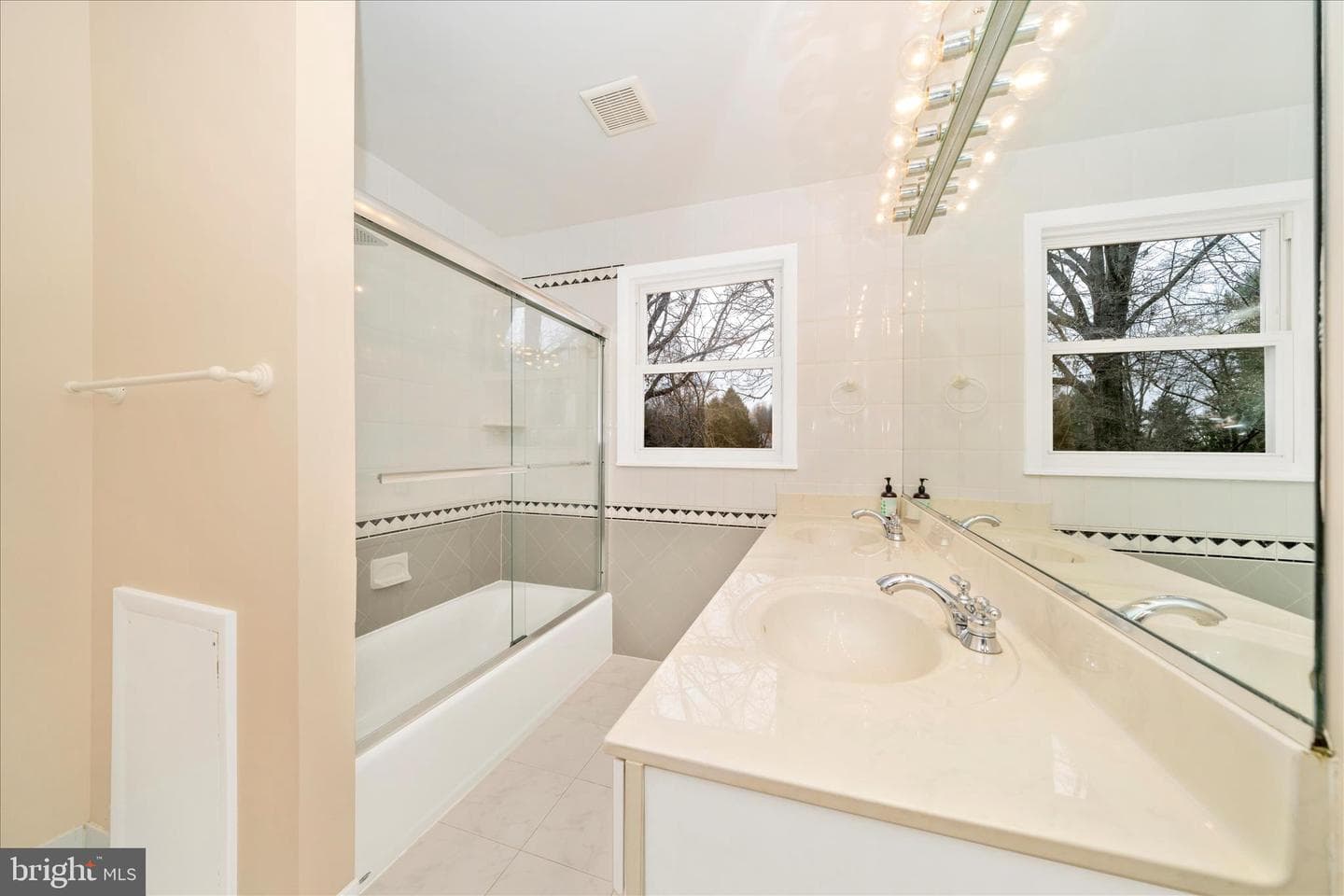 1401 Tucker Lane photo 31