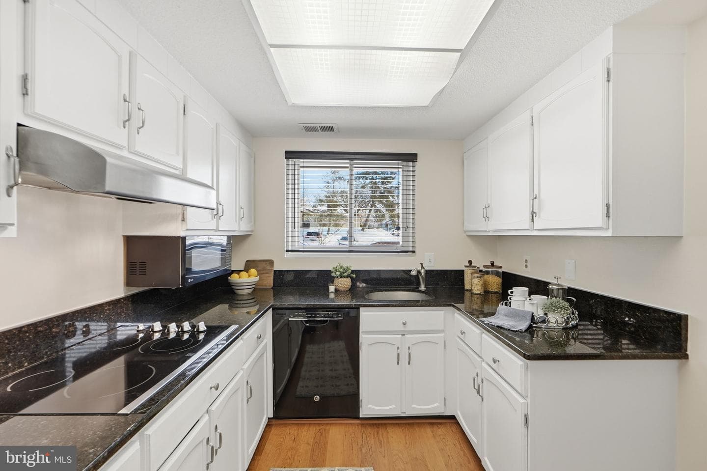 3233 S Leisure World Boulevard #106-B photo 2