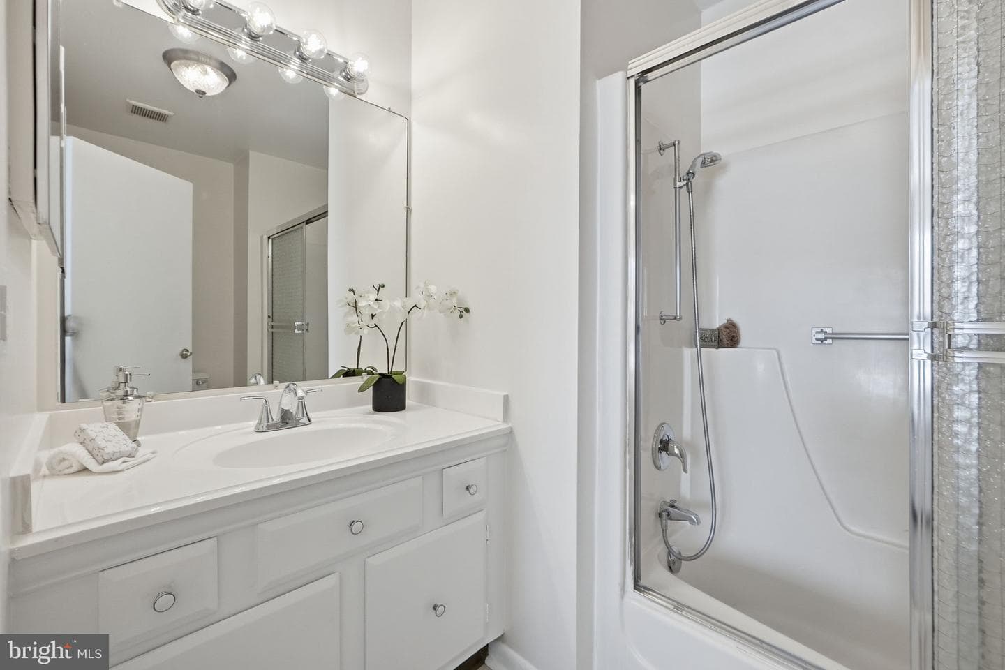 3233 S Leisure World Boulevard #106-B photo 26