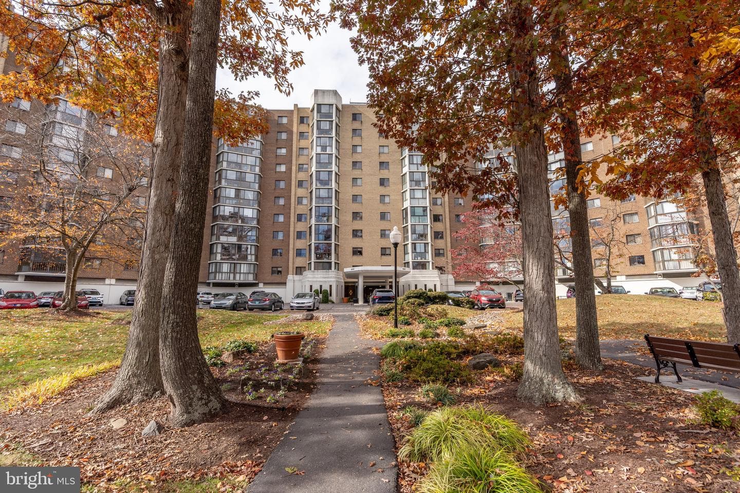 15101 Interlachen Drive #1-612 photo 2