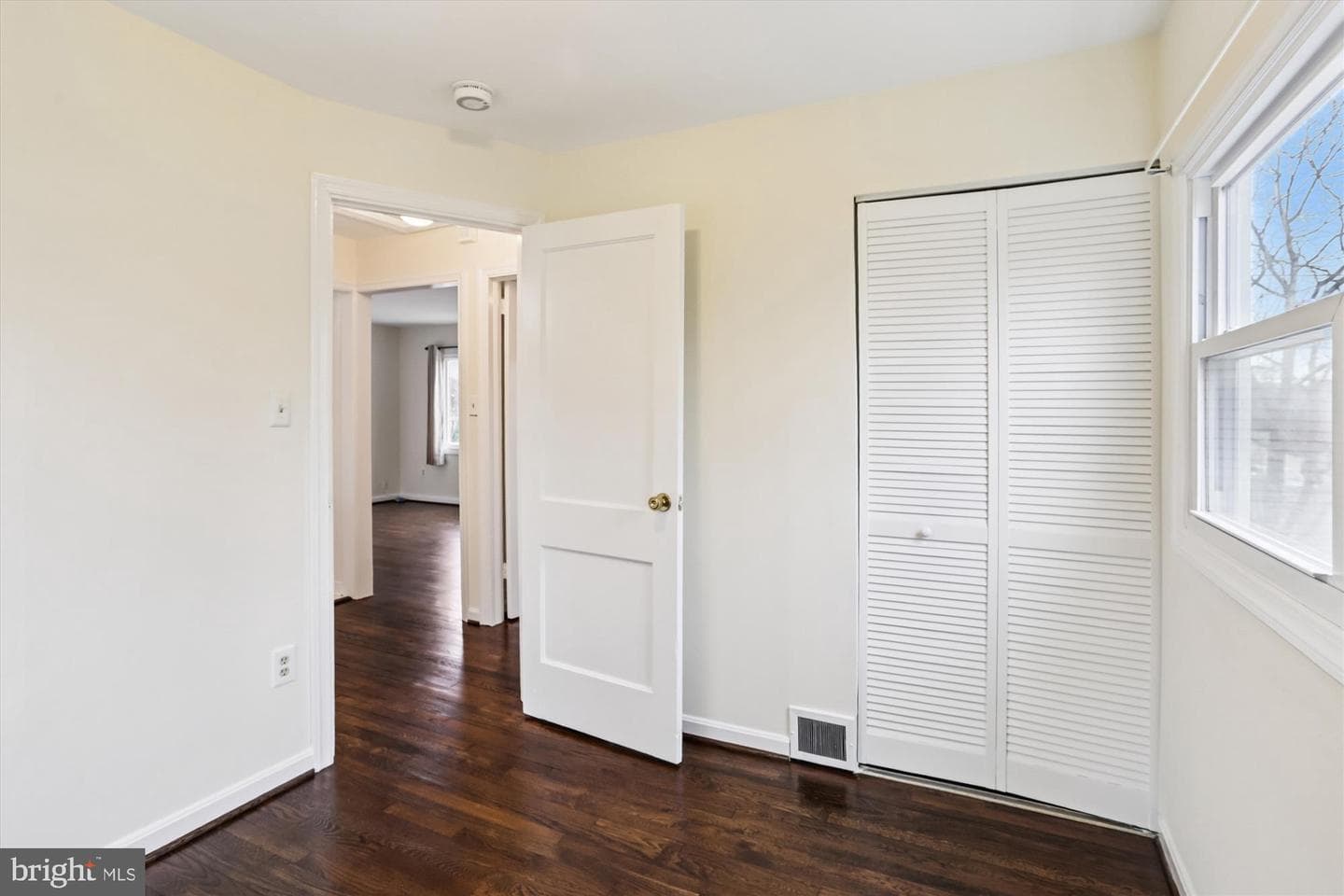 12317 Middle Road photo 16