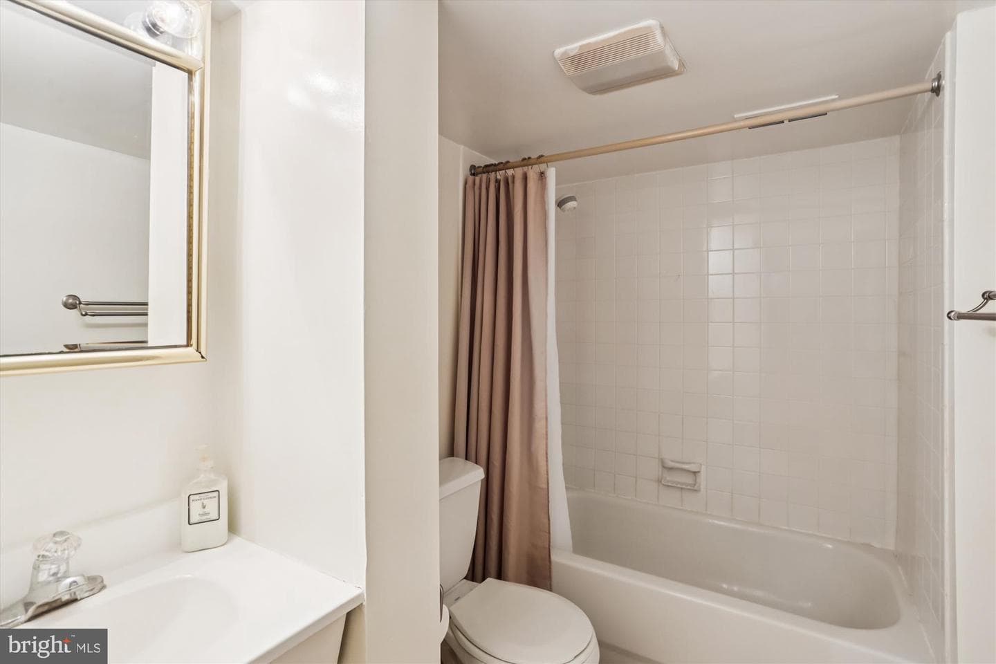12317 Middle Road photo 19