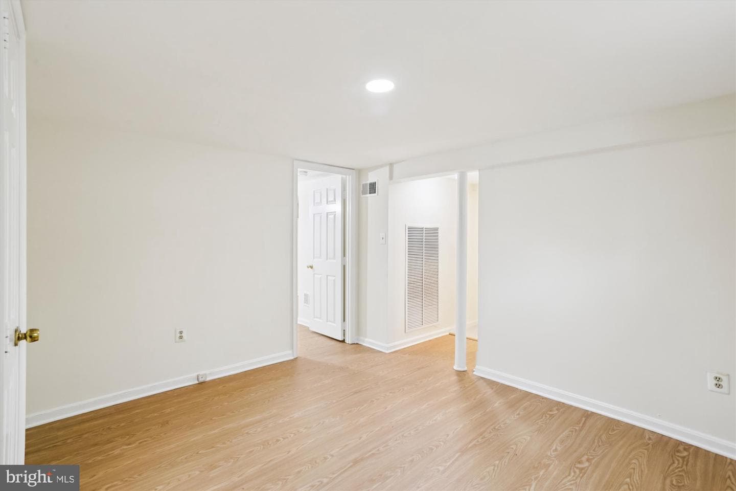 12317 Middle Road photo 21
