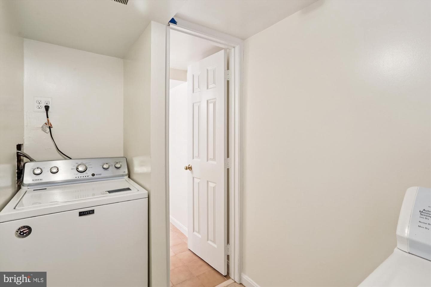 12317 Middle Road photo 24