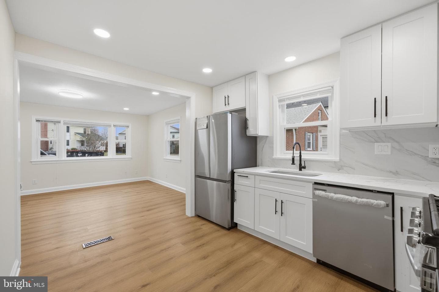 403 Joseph Street photo 11