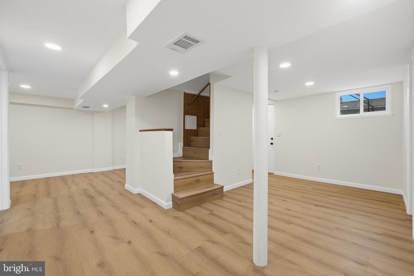 403 Joseph Street photo 22