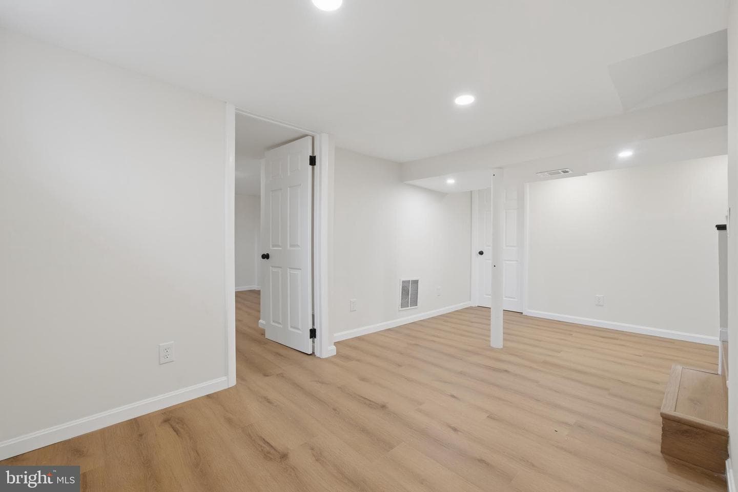 403 Joseph Street photo 24