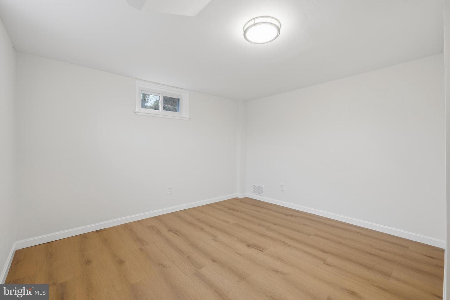 403 Joseph Street photo 28