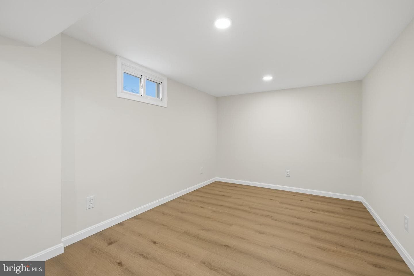 403 Joseph Street photo 32