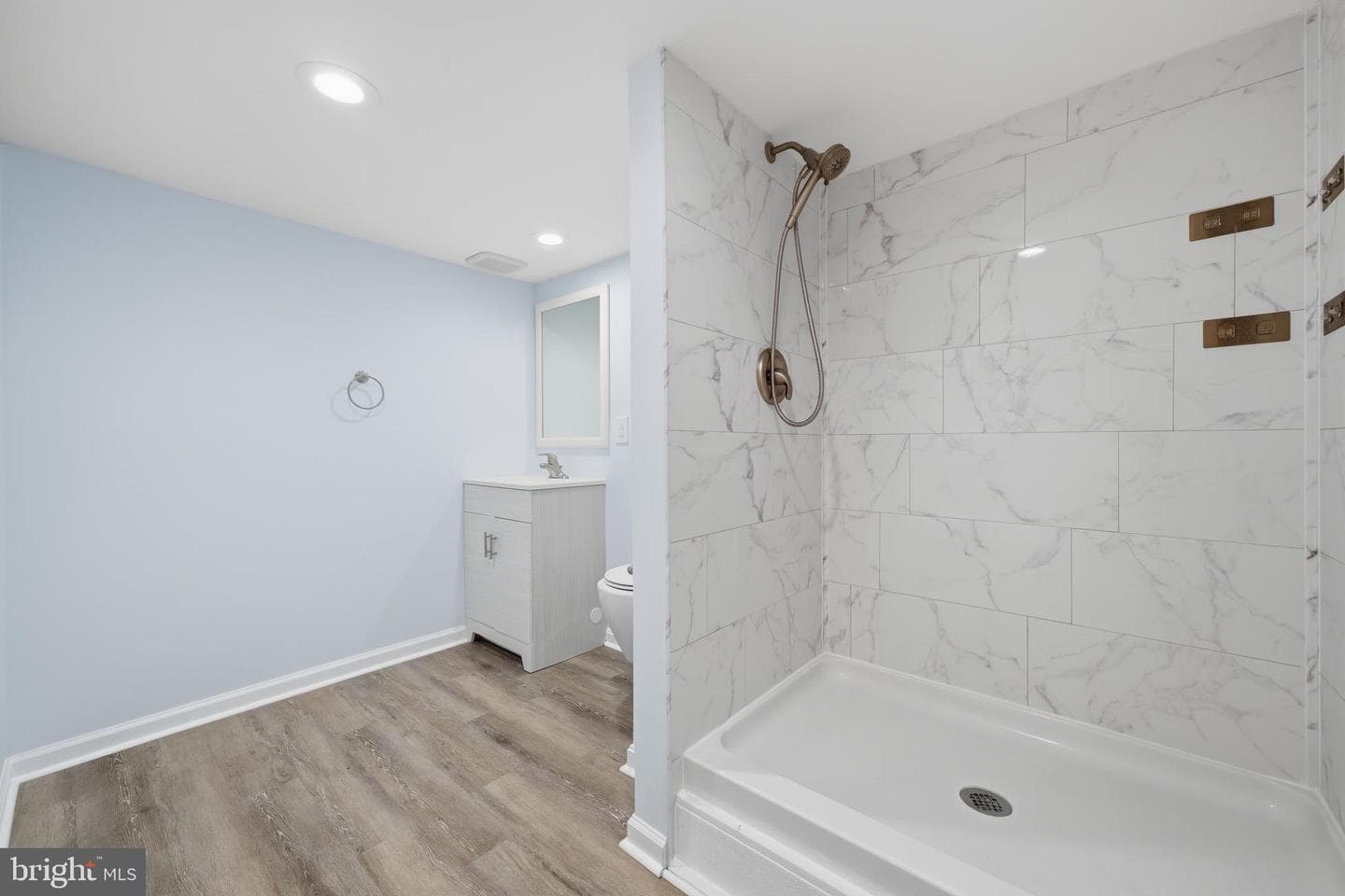 403 Joseph Street photo 34