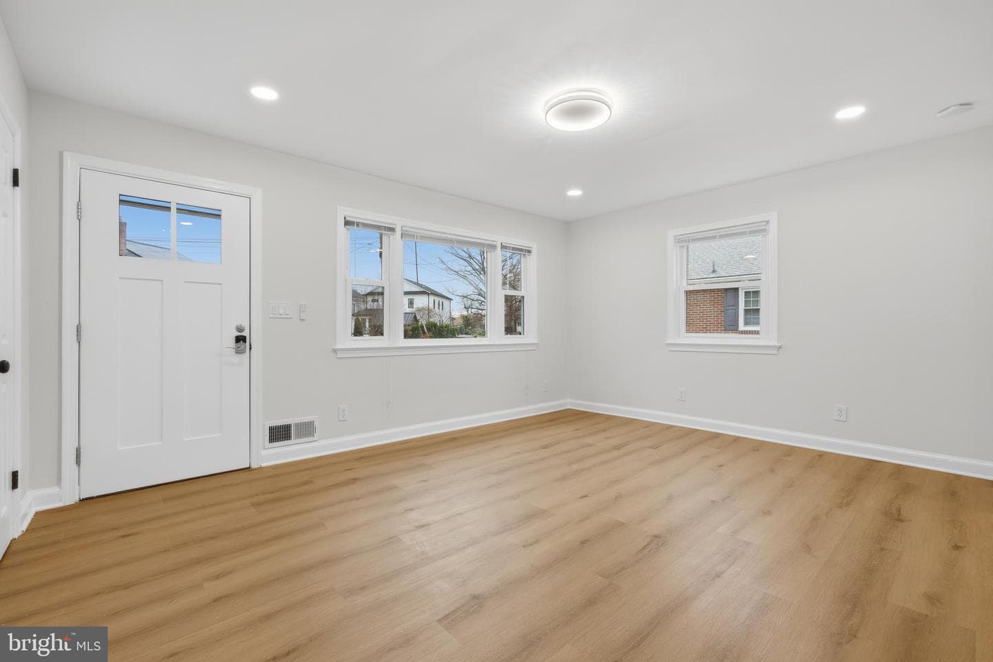 403 Joseph Street photo 4