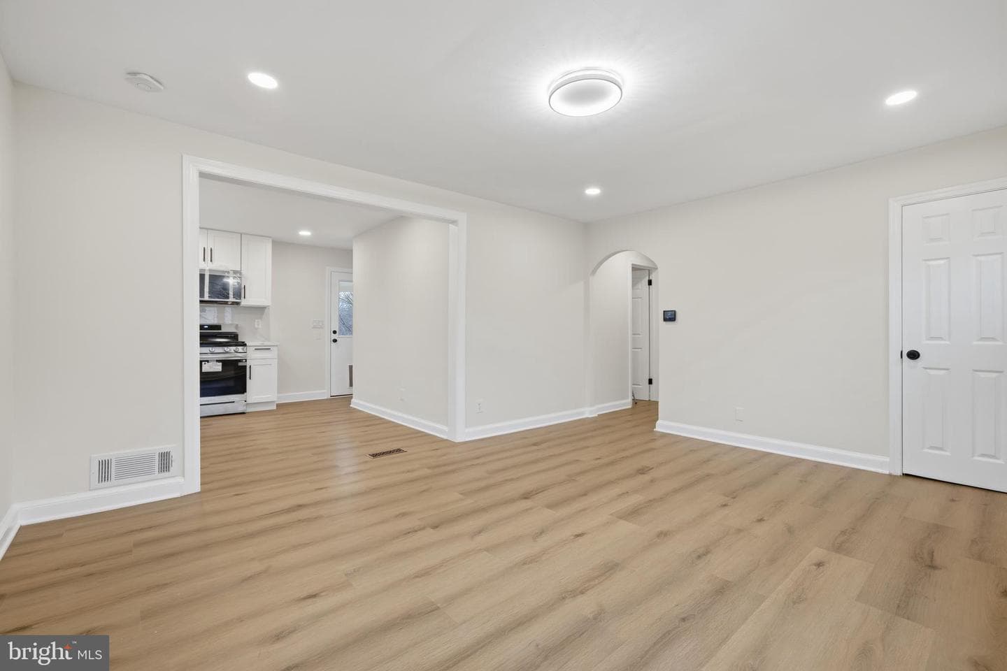 403 Joseph Street photo 7