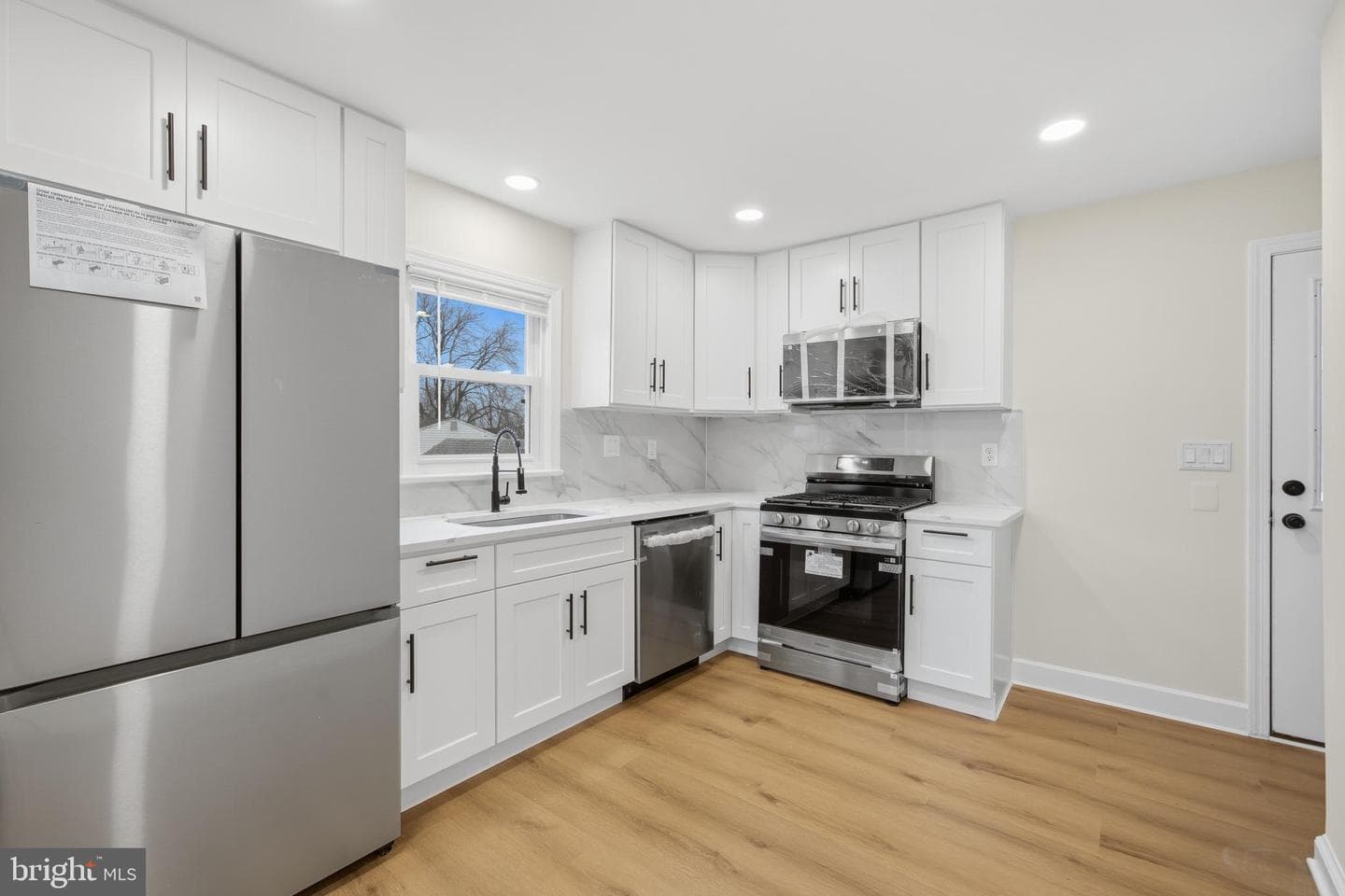 403 Joseph Street photo 8