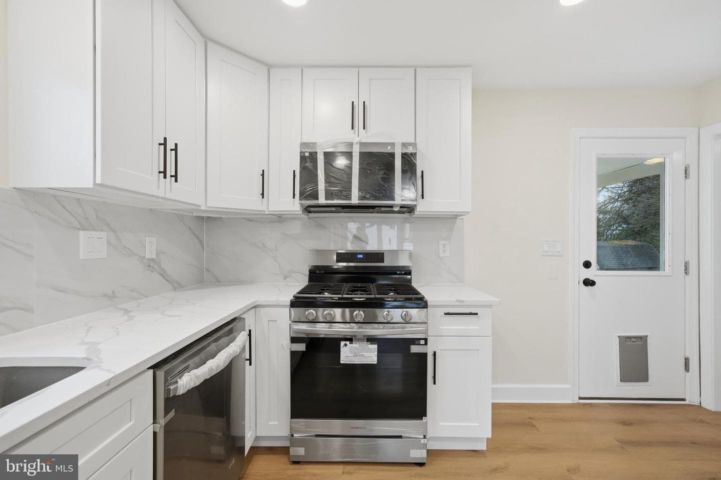 403 Joseph Street photo 9