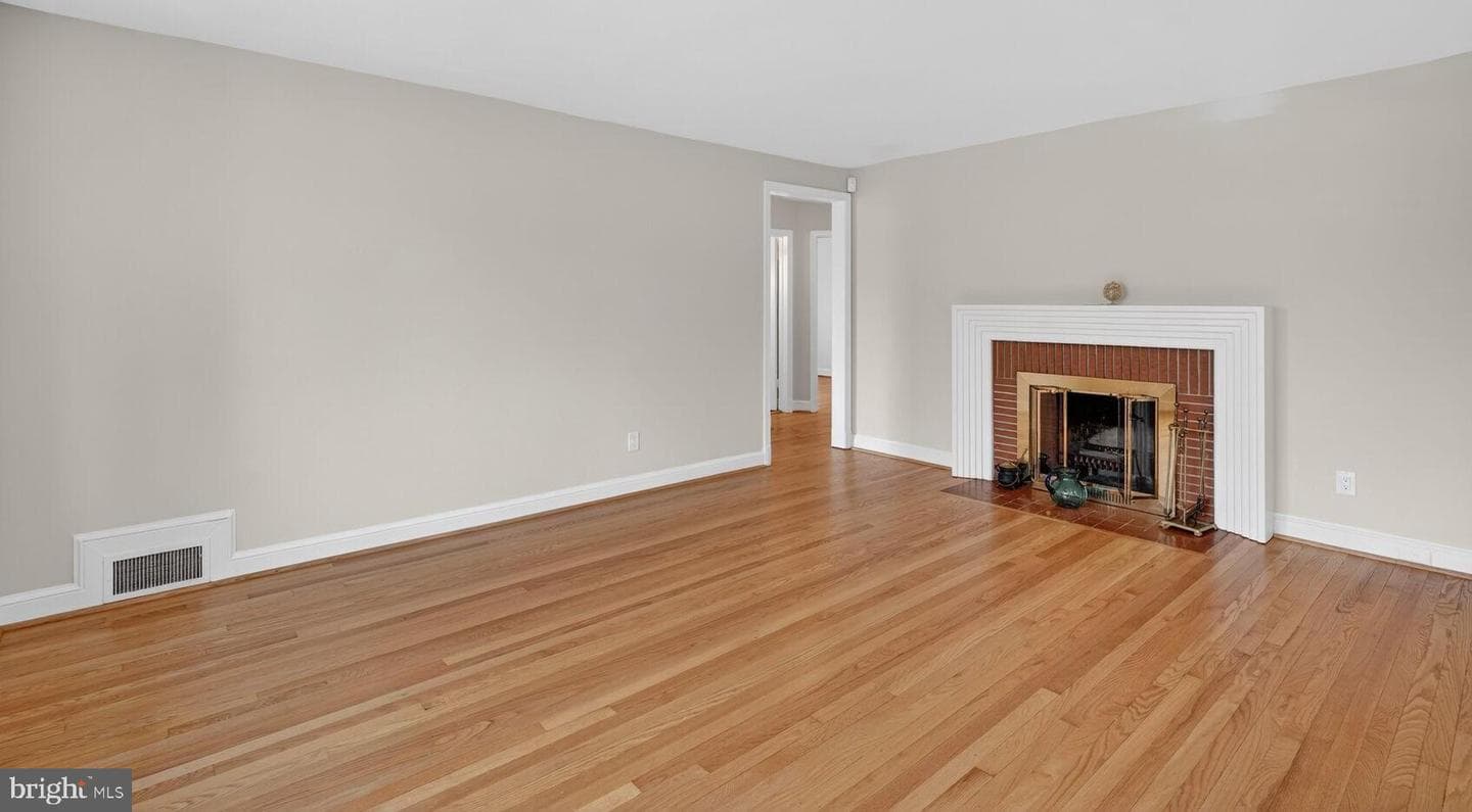 4503 Woodfield Road photo 14