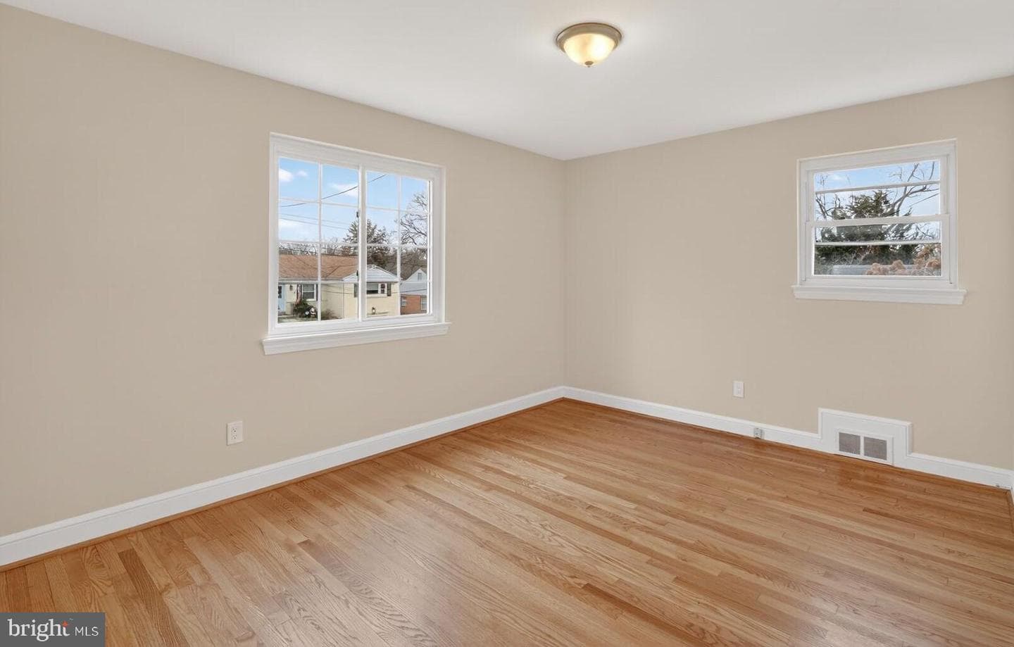 4503 Woodfield Road photo 20