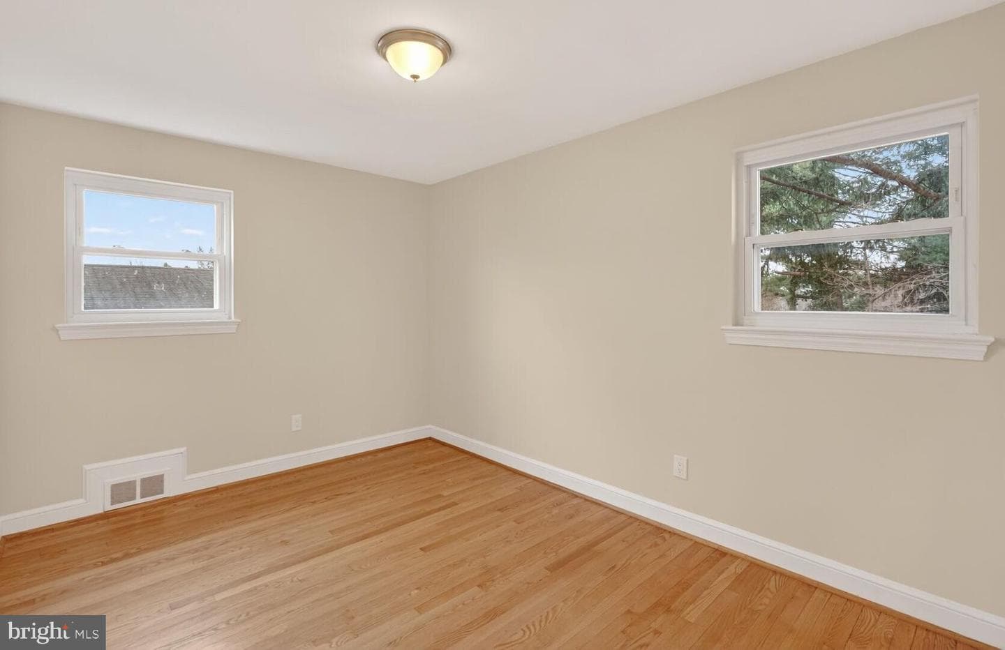 4503 Woodfield Road photo 4