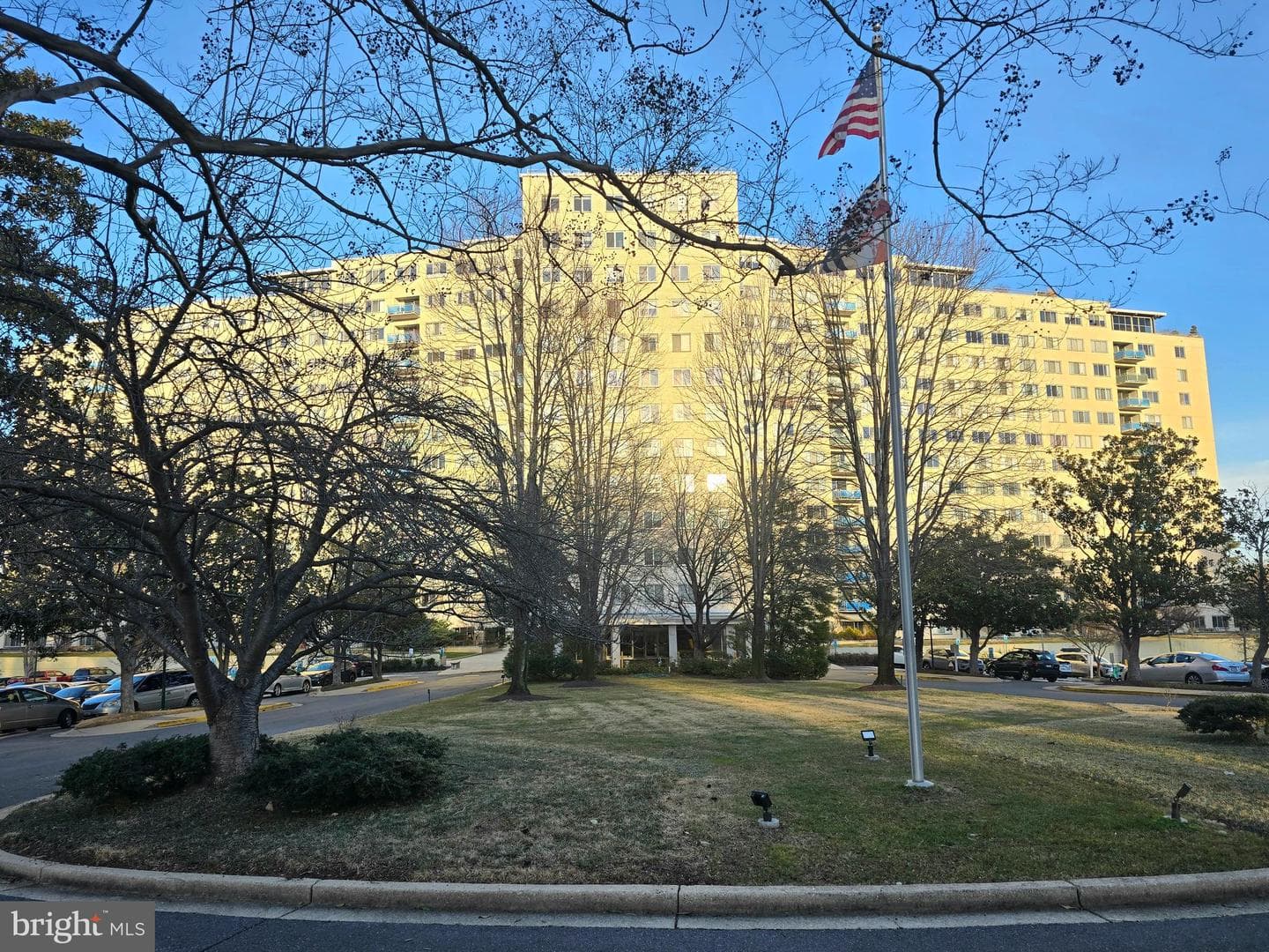 10201 Grosvenor Place #527, Rockville
