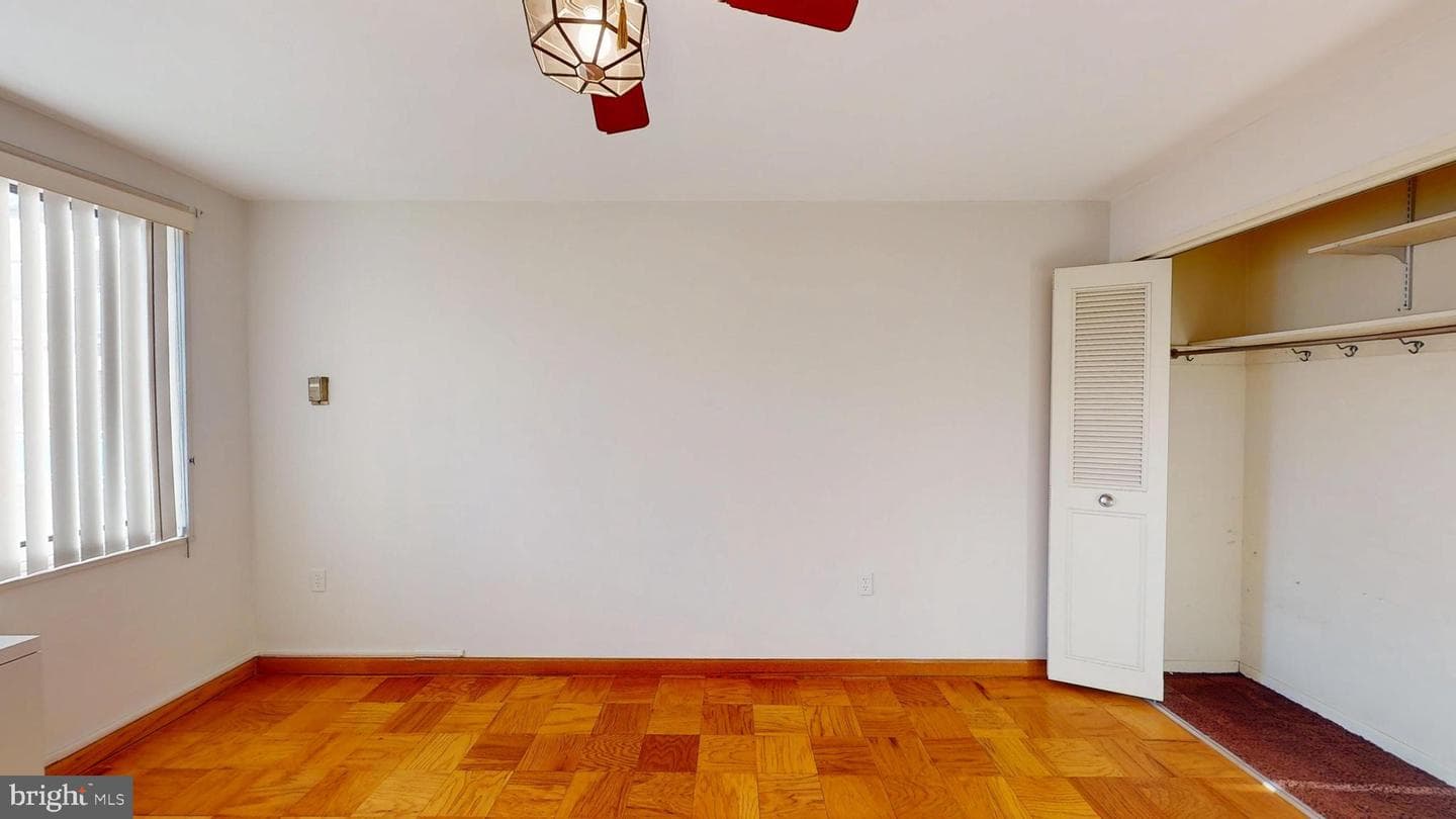 10201 Grosvenor Place #527 photo 24