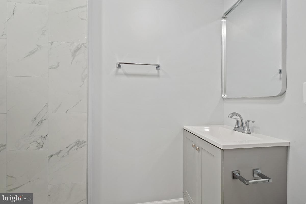 229 Hannes Street photo 16