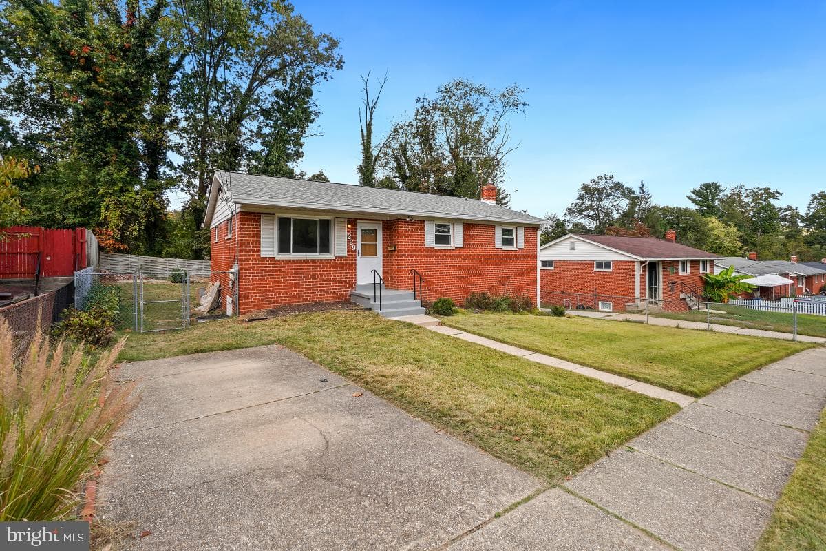 229 Hannes Street photo 2