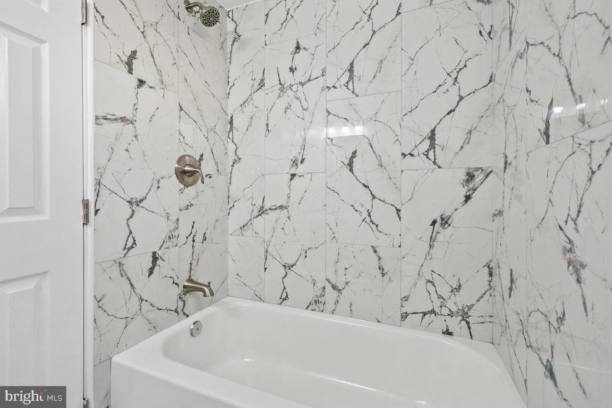 229 Hannes Street photo 26