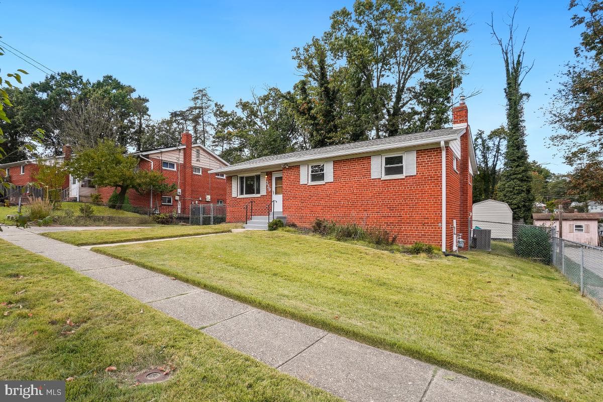 229 Hannes Street photo 3